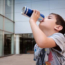 Hospiten alerta de los riesgos asociados al consumo precoz de bebidas energéticas