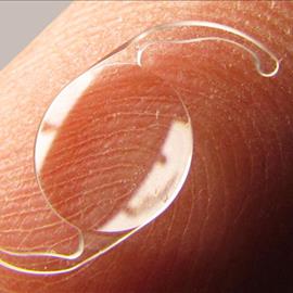 What is a toric intraocular lens?