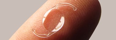 What is a toric intraocular lens?