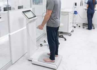 Perder peso ya no va de kilos: el método que mira lo que ocurre dentro de tu cuerpo