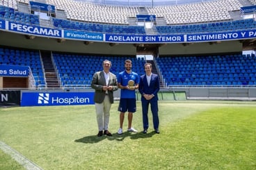 Juan Soriano, winner of the Hospiten 23-24 MVP Trophy.