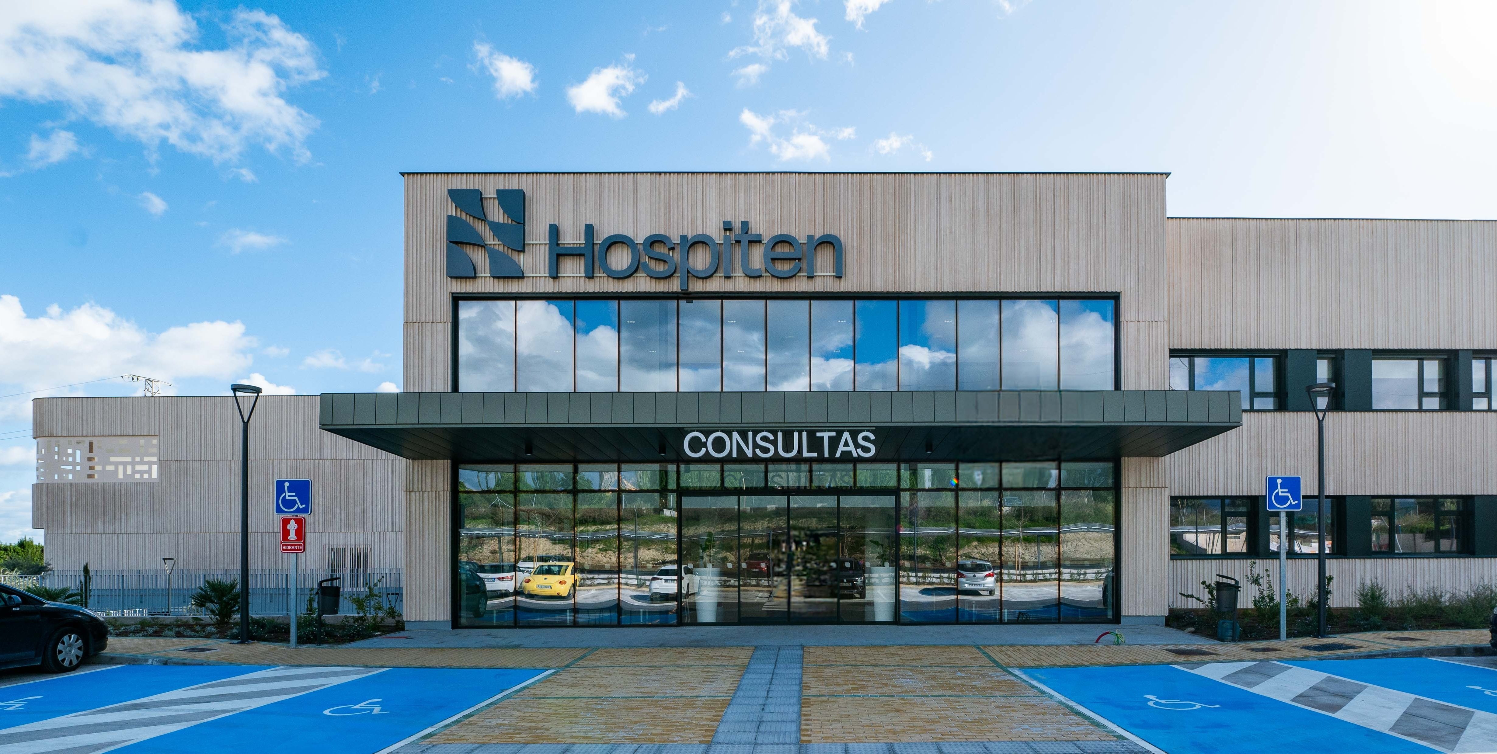 entrada fachada hospiten