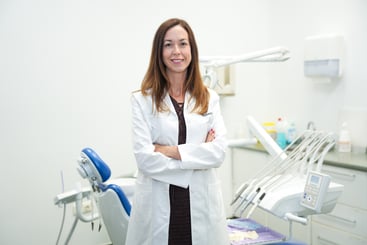 Sensibilidad dental en verano: ¿por qué duelen los helados y las bebidas frías?