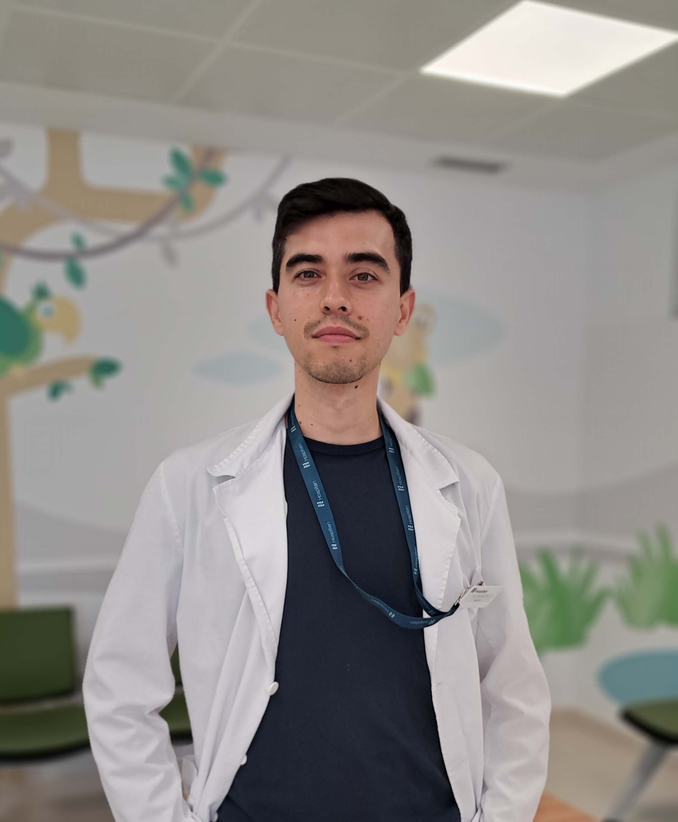 César Herrera Molina_Pediatría_Hospiten Roca-1