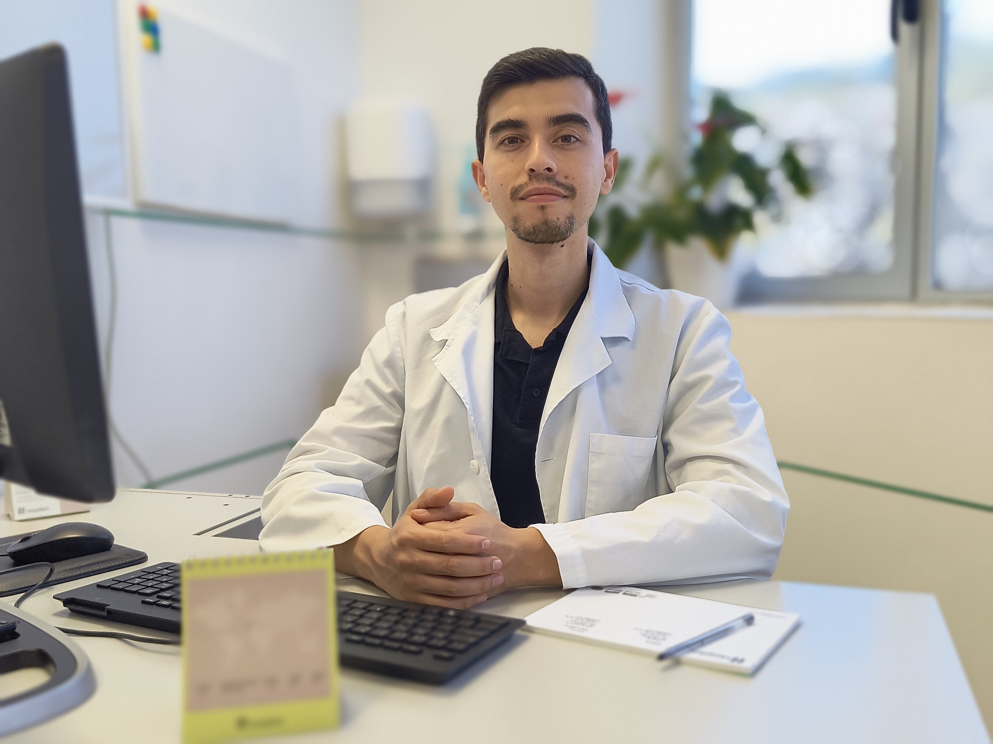 Dr. César Herrera Molina_ Pediatra_ endocrino_Hopsiten Roca_Gran Canaria