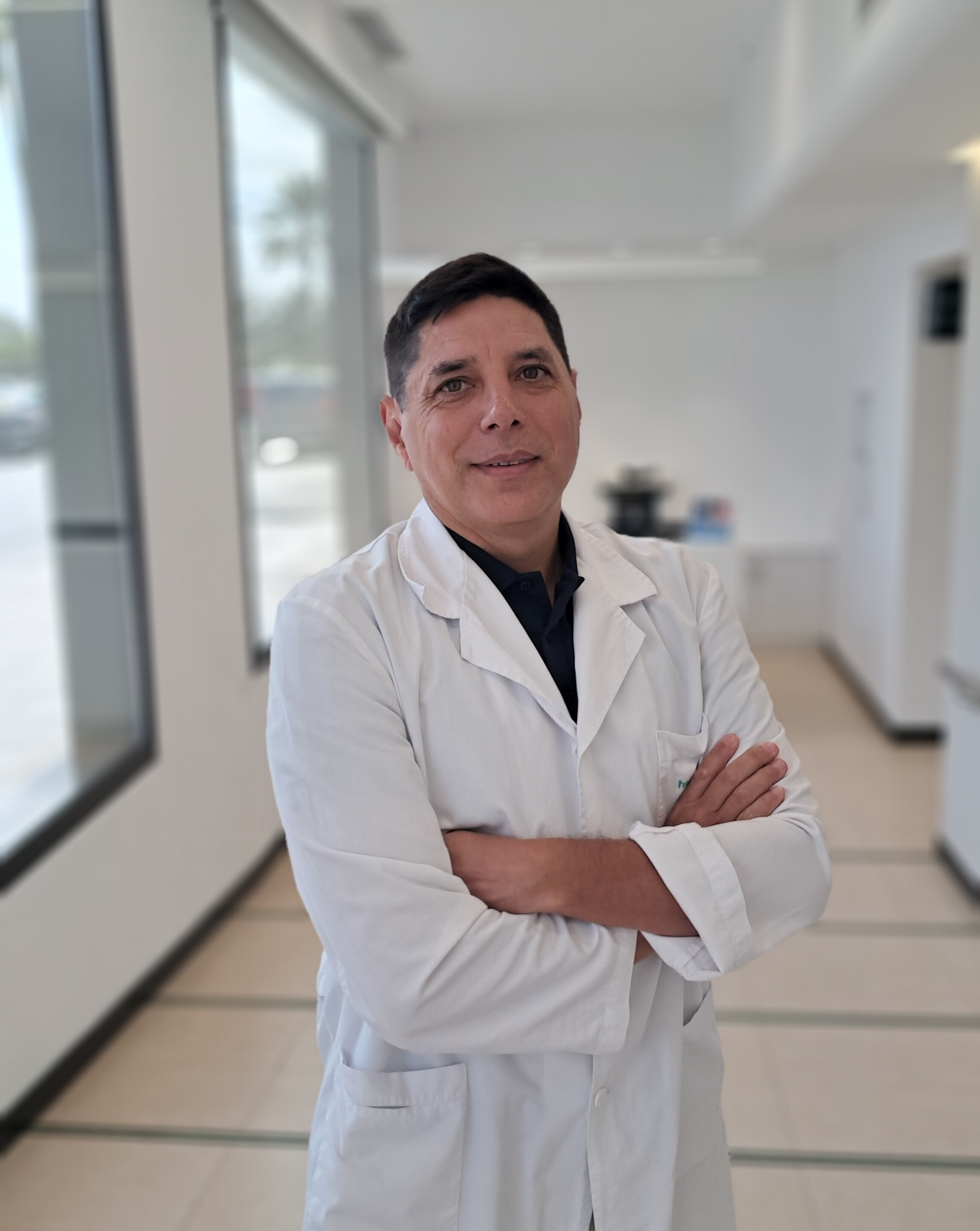 Dr. Carlos Ovejero Vela