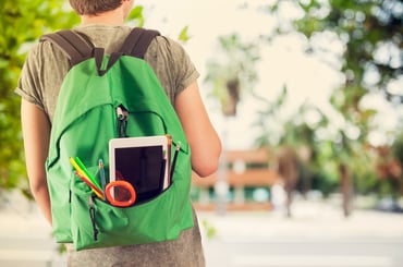Vuelta al cole: cómo prevenir los dolores de espalda en los niños