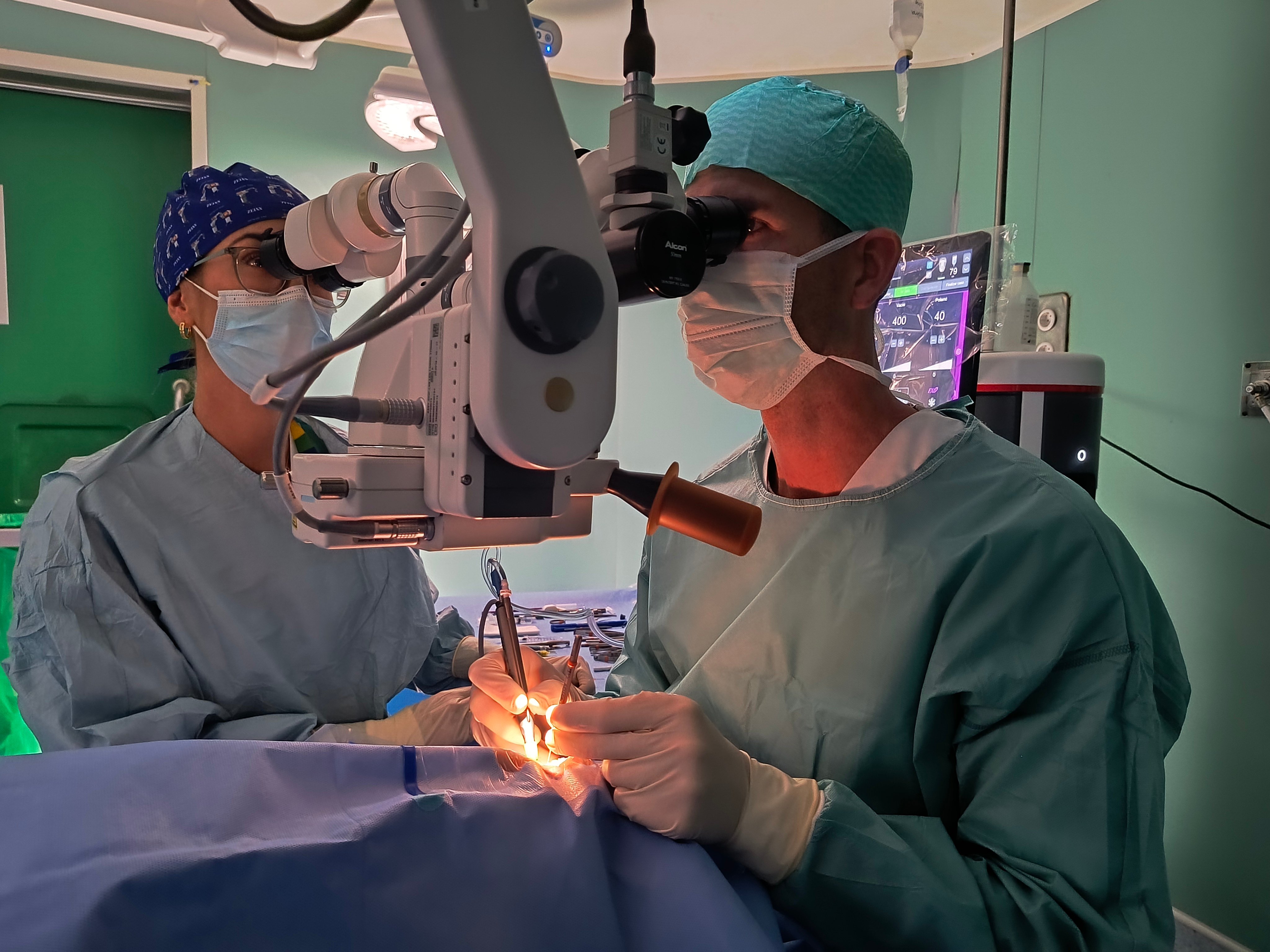 Cirugía lente intraocular_Hospiten Roca_oftalmología_Gran Canaria