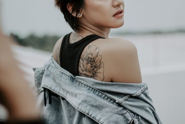 ¿Pueden los tatuajes dificultar la detección del cáncer de piel?