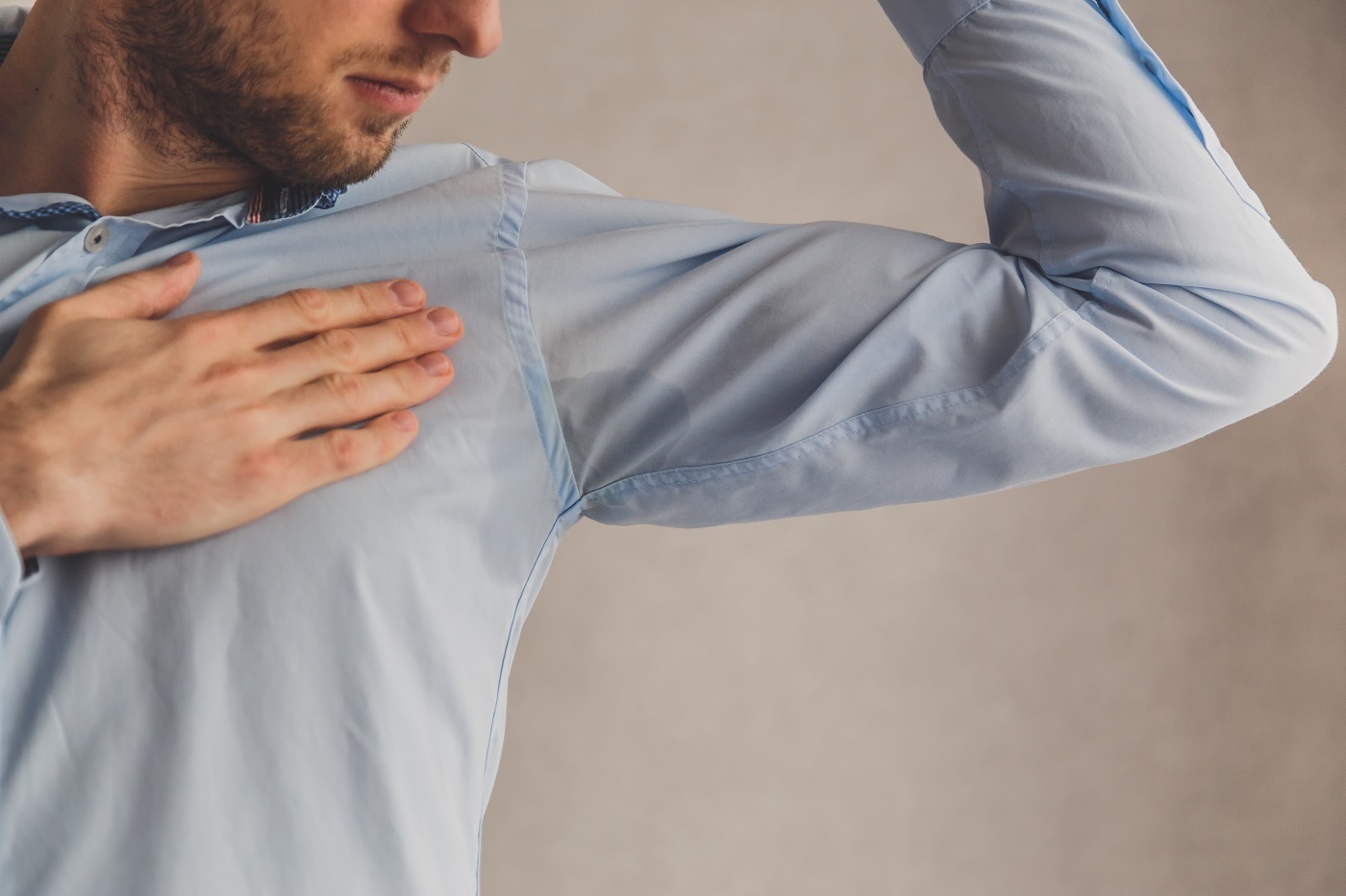 Sudoración excesiva, ¿Quién es candidato a la Cirugía de Hiperhidrosis?