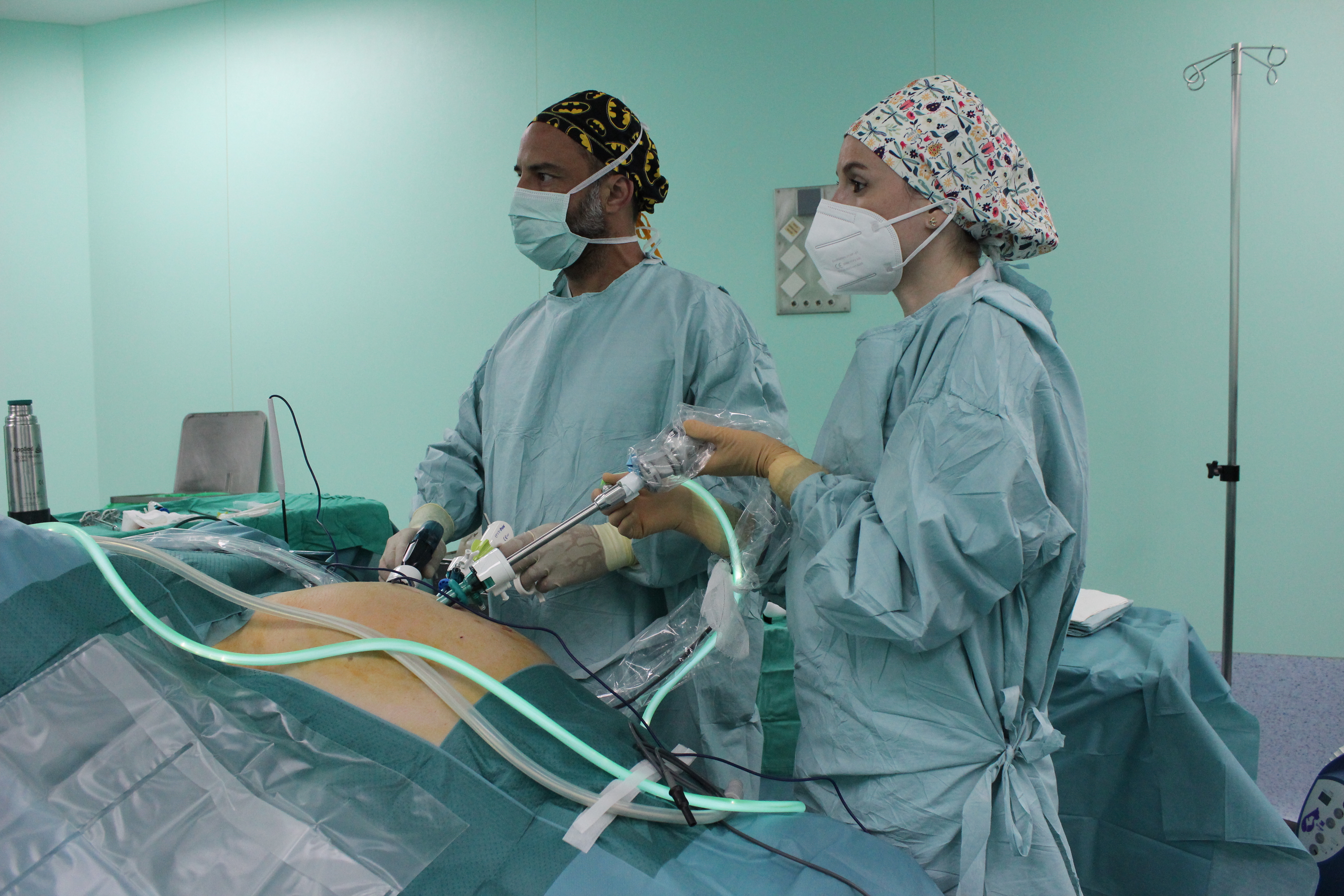 El Hospital Universitario Hospiten Sur incorpora la cirugía guiada por fluorescencia aplicada al aparato digestivo