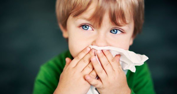 ¿Cómo ayudar a su hijo ante un resfriado, gripe (influenza)?