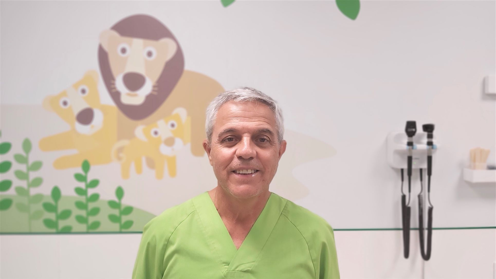 Hospiten Roca recuerda que las mochilas no deben superar el 10% del peso corporal del alumnado