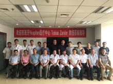 El Dr. Tobias Zander, invitado como profesor a varios Hospitales de China