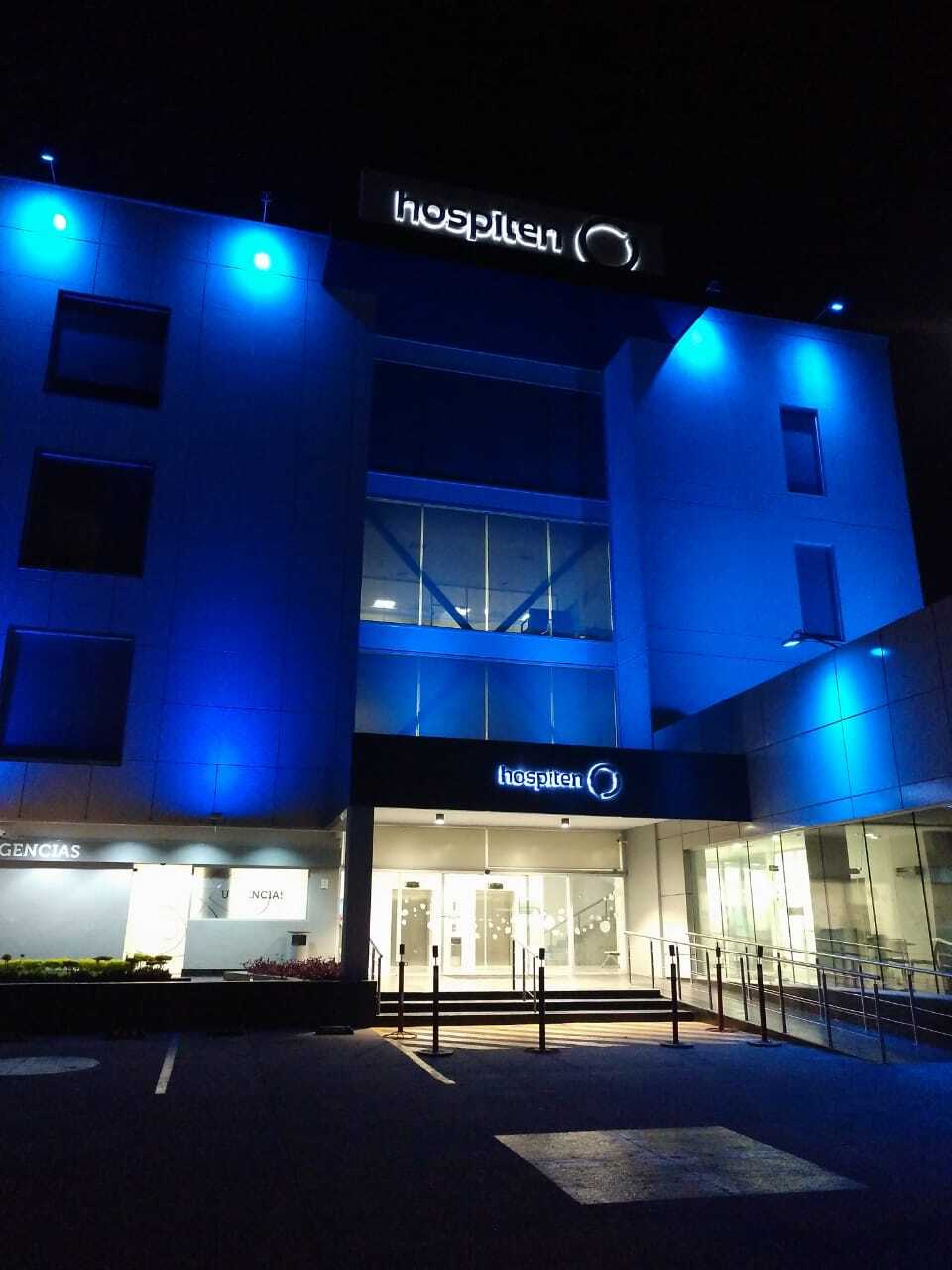 Hospiten Puerto Vallarta se ilumina de azul