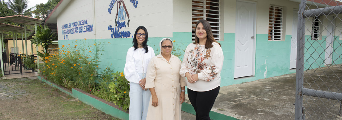 Hospiten Santo Domingo dona camas a hogar de adultos mayores