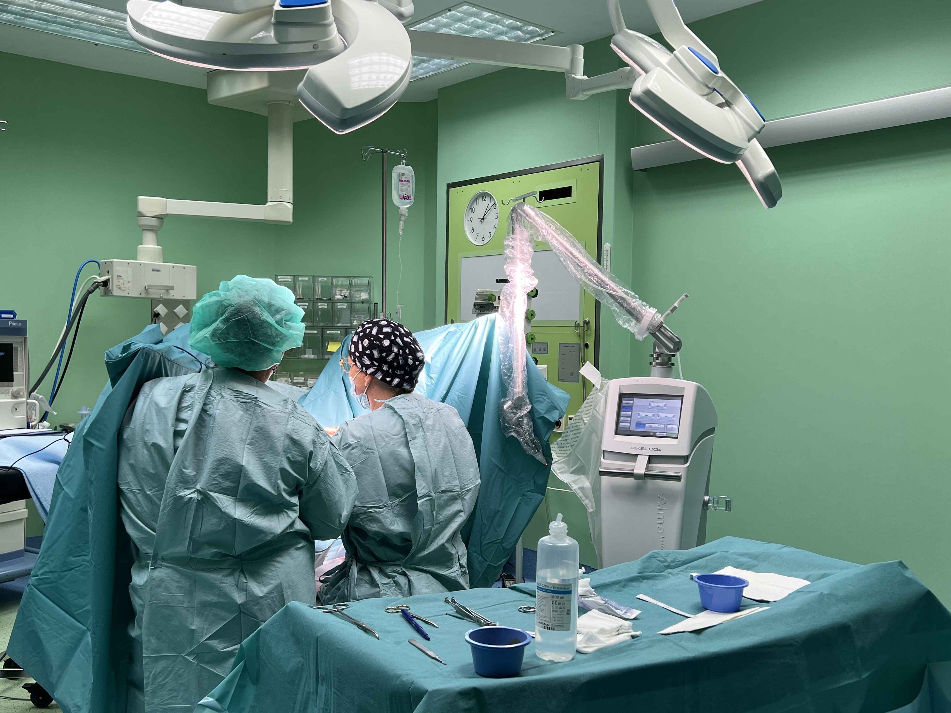 Hospiten apuesta por el tratamiento integral del liquen vulvar avanzado con cirugía y tecnología láser
