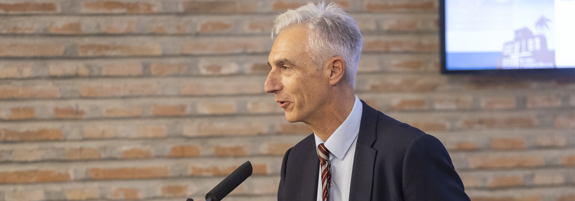 El Dr. Francisco Ruiz Mateas, cardiólogo de Hospiten Estepona, distinguido en los Premios del Colegio de Médicos de Málaga