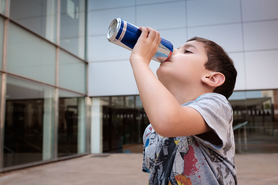 Hospiten alerta de los riesgos asociados al consumo precoz de bebidas energéticas