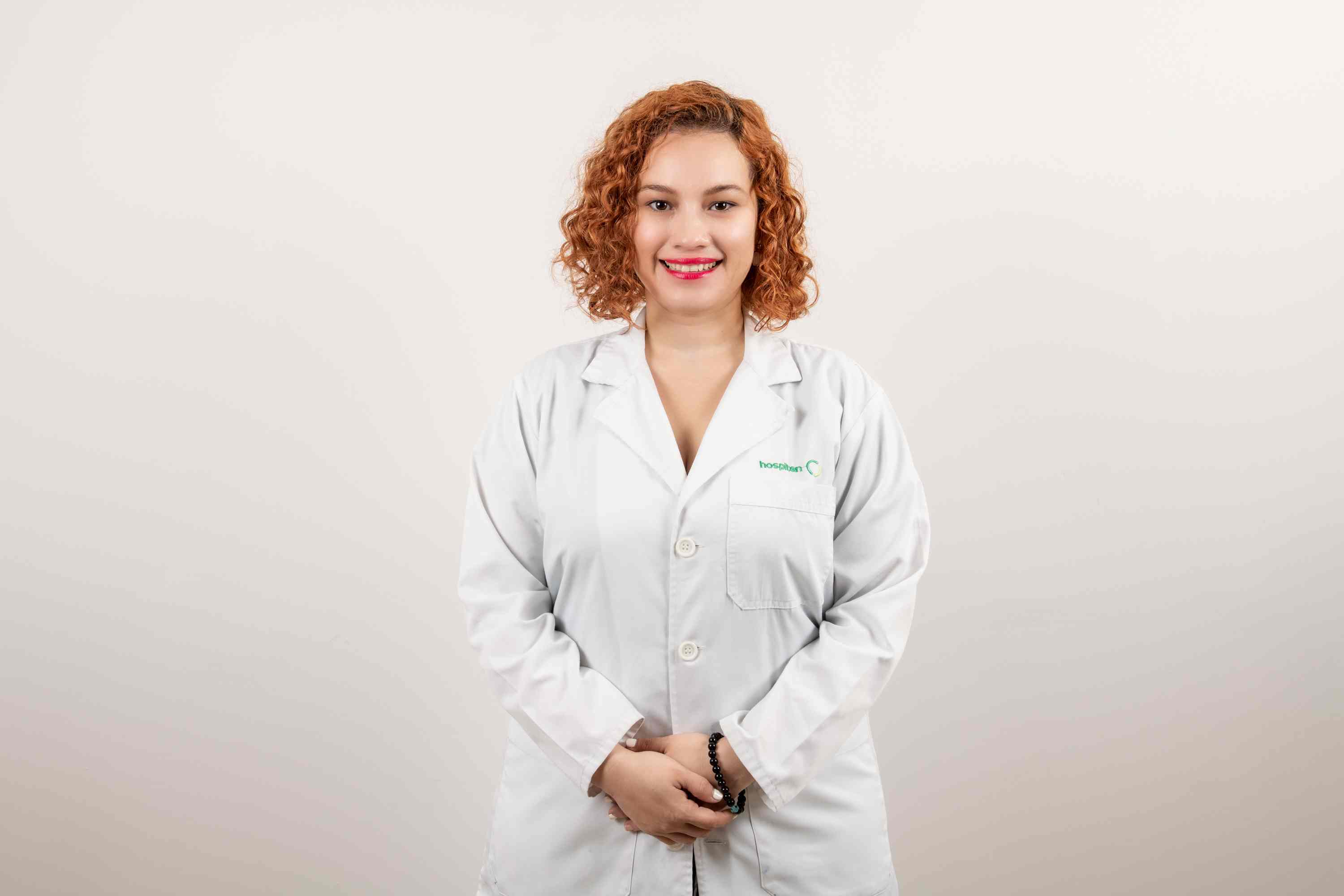Román Martínez, Rebeca A
